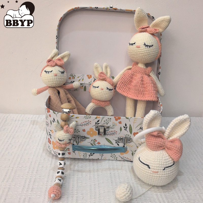 Gift Box Wrap Set - 赤ちゃんのぬいぐるみ,ウサギのぬいぐるみ,カワイイ,かぎ針編みのガラガラ,新生児のおくるみ,出産祝いの箱,1セット